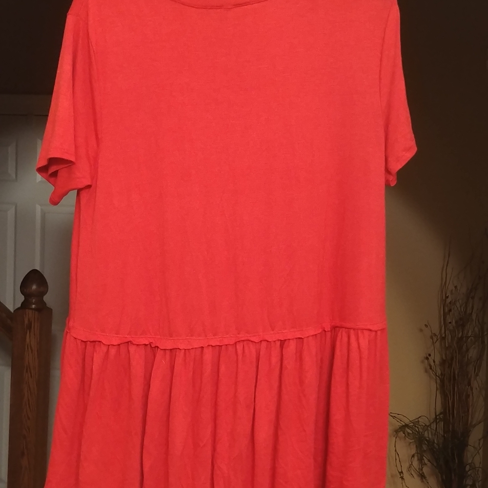 Zenana Premium Red flowy shirt size medium - Picture 3 of 3